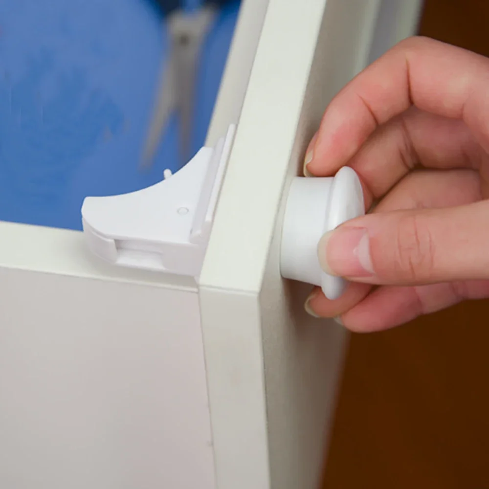 Baby Safety Lock Invisible Loc - огляд і ціна Medicine Cabinet Lock